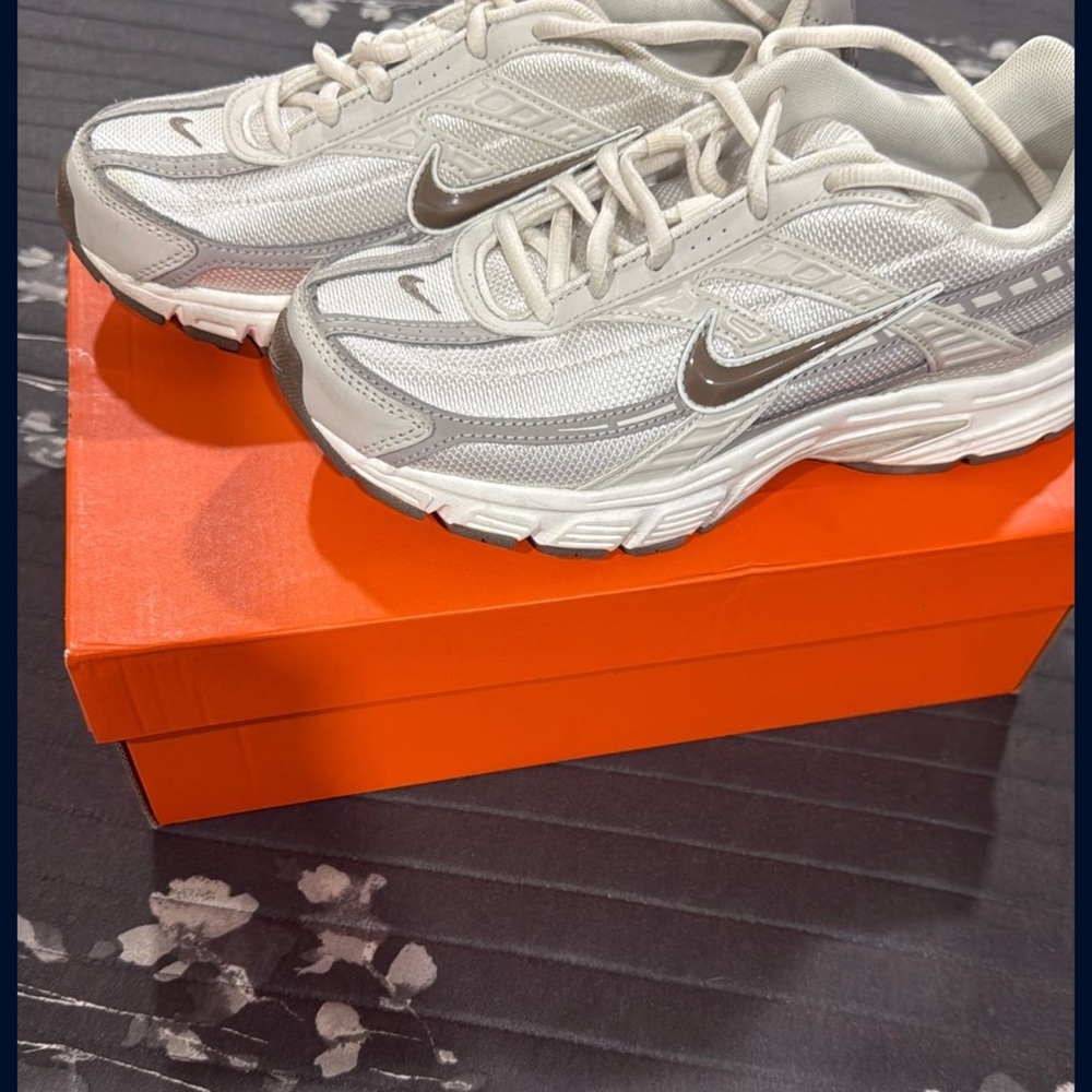 Nike Women's Initiator Sneakers - White/Tan/Gray Nuetral colors